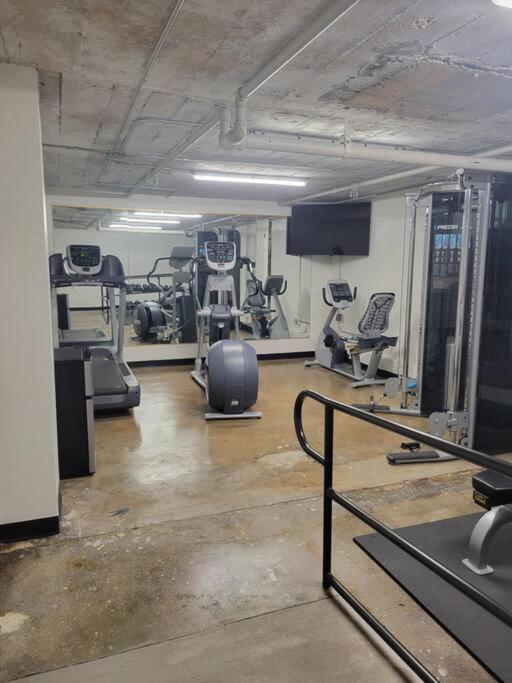 Silo View - Heart Of Downtown Apartment Waco Exterior photo