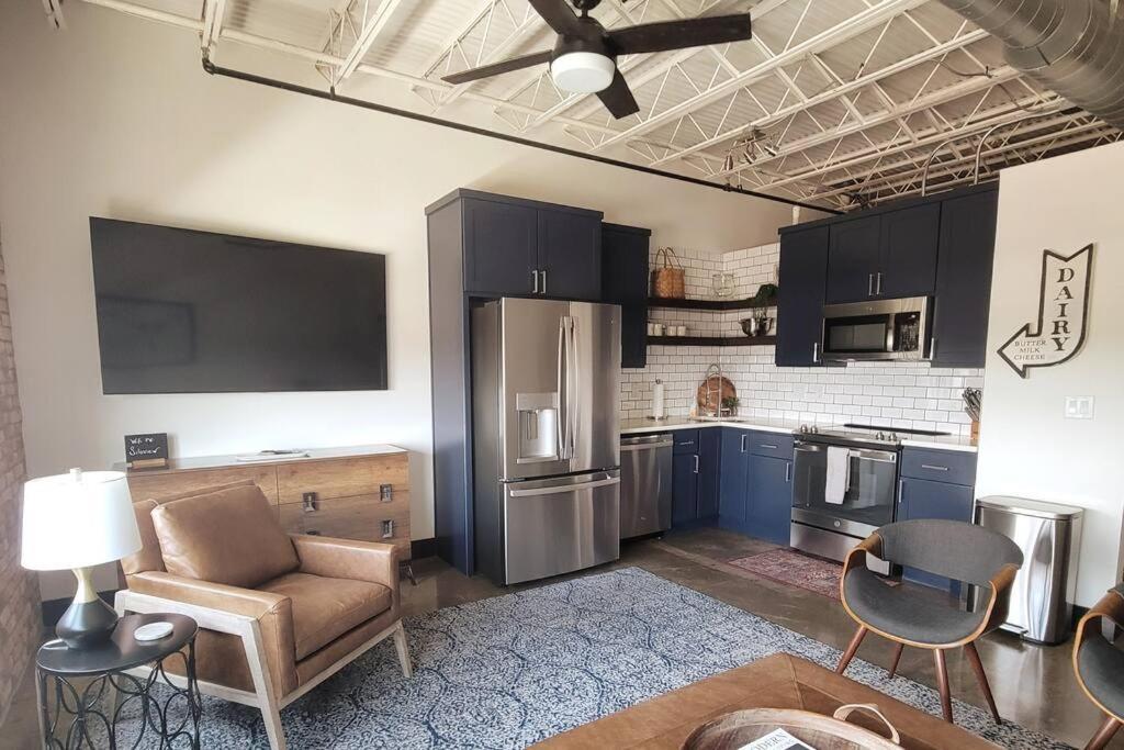 Silo View - Heart Of Downtown Apartment Waco Exterior photo